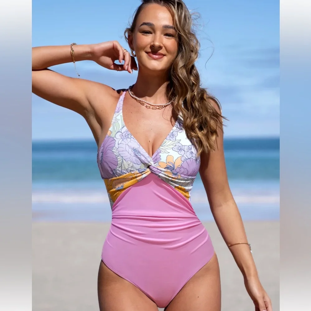 Cupshe Deep V-Neck with‎ Twist Front, Adjustable Straps, One Piece Swimsuit